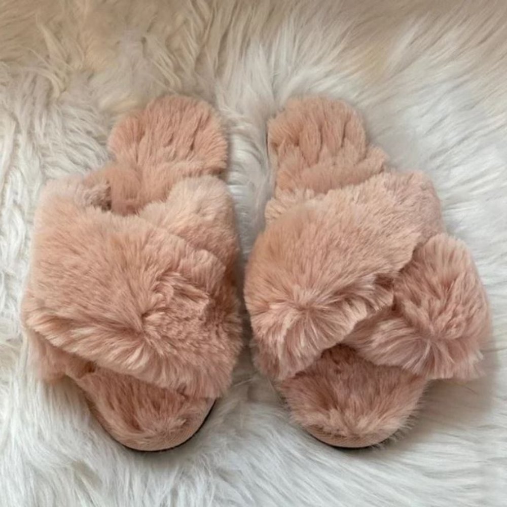 Pink/Peach Fluffy House Slippers - Small - NIP